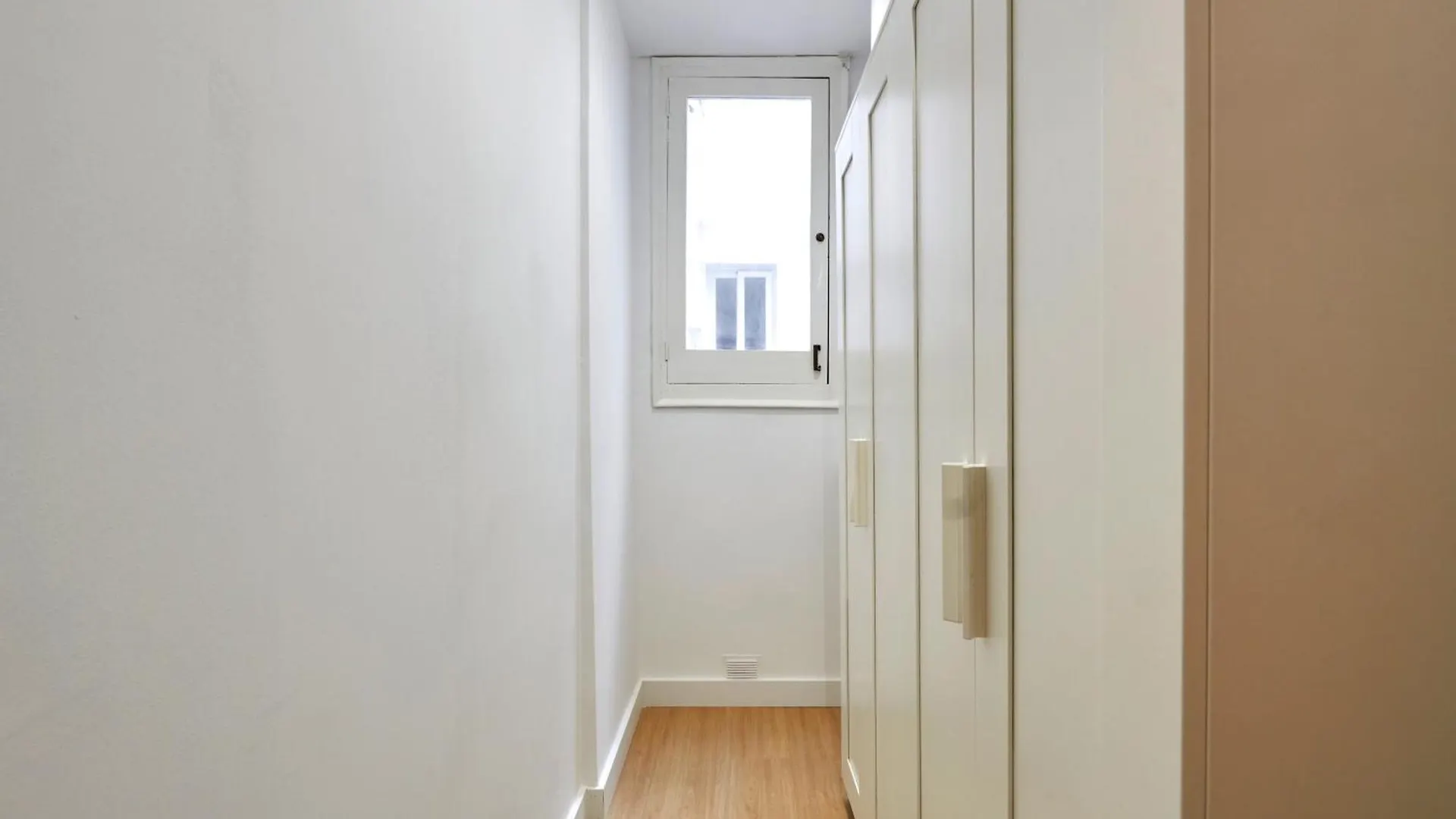 Vibrant And Modern Apartment Barcelona