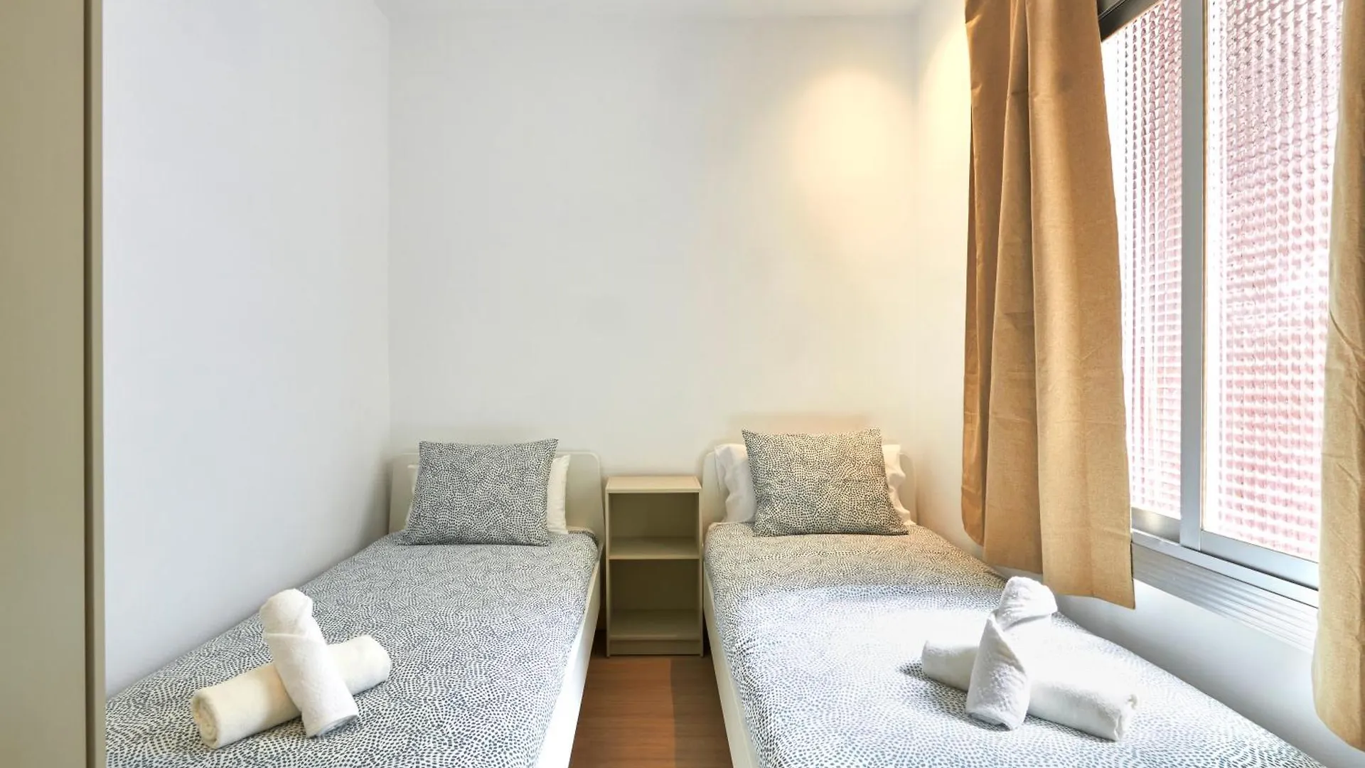 Vibrant And Modern Apartment Barcelona 0*,  Spain