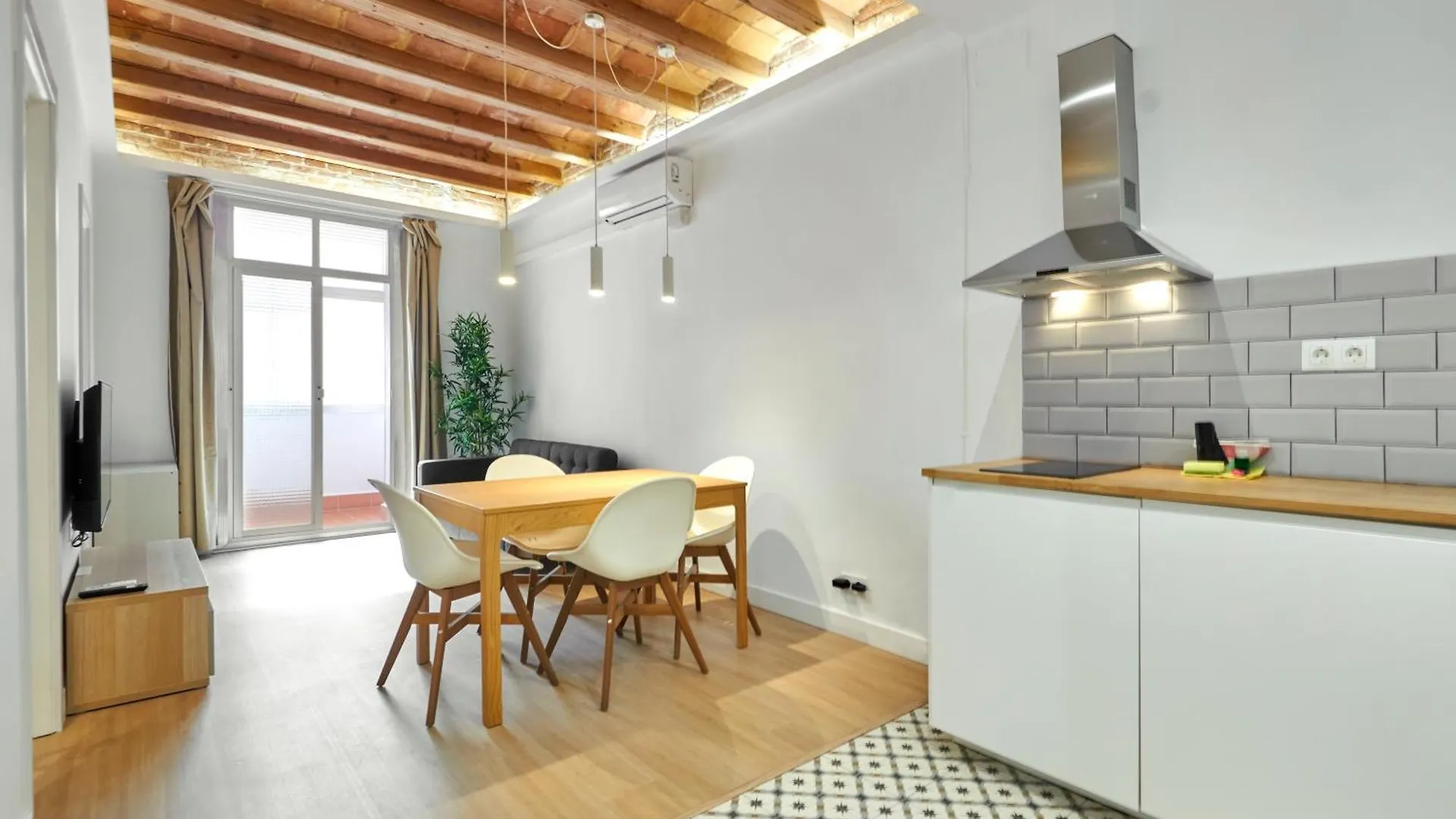 Vibrant And Modern Apartment Barcelona